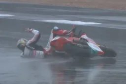 Moto2 Silverstone, Prove 3: Arbolino in Q1, Dixon top con caduta