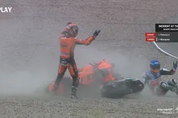 MotoGP: l'incidente tra Alex Márquez e Danilo Petrucci... e Lecuona