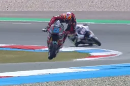 Moto2 Assen: pole di Lopez per 9 millesimi, Vietti che volo