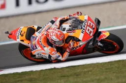 MotoGP, Marc Marquez: "Lorenzo cade quando spinge di più"