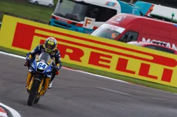 Donington Supersport: Federico Caricasulo firma la sesta pole