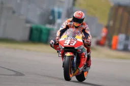 MotoGP: Decima pole consecutiva al Sachsenring per Marc Márquez