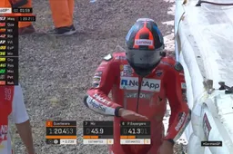 Petrucci, lesione ai legamenti di un dito. Gara non in dubbio