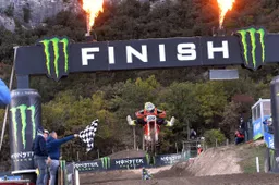 Tony Cairoli: il gran finale che sognava Valentino Rossi