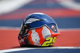 MotoGP: Casco da supereroe per Andrea Iannone ad Austin