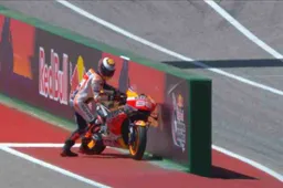 Jorge Lorenzo e la catena rotta in qualifica