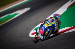 Moto3, Assen: Prove 2, Jakub Kornfeil beffa Arbolino