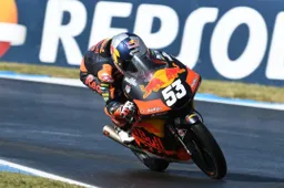 CEV Moto3: Deniz Öncü in pole al Montmeló