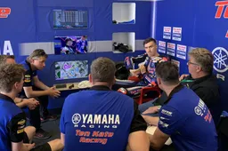 Superbike Misano, Prove 3: Loris Baz mago del bagnato