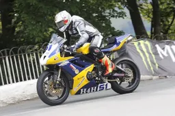 Tourist Trophy: Centurion Racing conferma Dan Cooper per il 2013