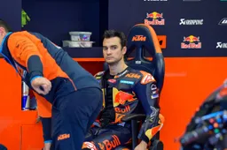 A scuola di guida con un professore di lusso, Dani Pedrosa. VIDEO