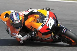 MotoGP Sachsenring Prove 1: Pedrosa, Stoner e Lorenzo in 2/10