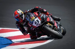 Superbike, Petrucci ritrova velocità ma cade: "4° posto buttato"