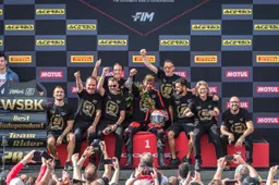 Petrucci e Barni esultano: sono i migliori indipendenti della Superbike