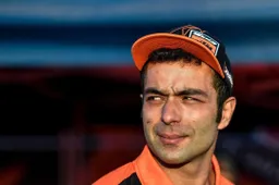 Dakar, Danilo Petrucci sfortuna continua: la KTM si spegne ancora