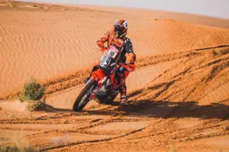 MotoGP, paddock in delirio per la vittoria di Petrucci alla Dakar