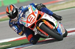 Superstock 1000 Imola: Petrucci vince una corsa fantastica