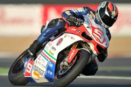 Superstock 1000 Magny Cours Qualifiche 2: pole per Petrucci