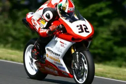 IDM Superbike Schleizer Dreieck Qualifiche: Giuseppetti con Ducati in pole