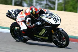 IDM Superbike Sachsenring Gara 2: doppietta per Dario Giuseppetti