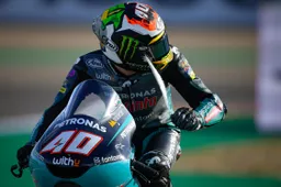Moto3 Aragón: Darryn Binder si prende la pole position