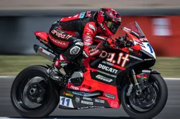 Supersport Indonesia: Niccolò Bulega comanda il Duca-tris del venerdi