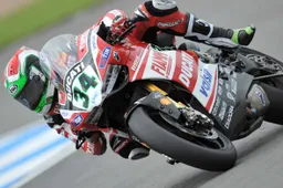 Superbike Donington Prove 2: Davide Giugliano allo scadere