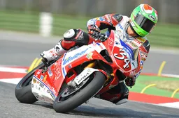 Superstock 1000 Imola Qualifiche 2: sfida tra Giugliano e Petrucci