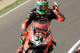 Superbike Imola Superpole: pole al rientro per Giugliano