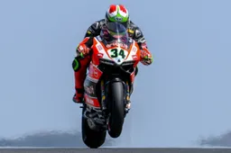 Superbike Portimao Superpole: Giugliano ancora in pole