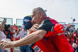 MotoGP, Davide Tardozzi: "Marc Marquez non parla troppo"