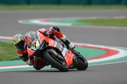 Superbike Imola Superpole  doppietta rossa con Davies e Giugliano