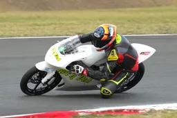 Alex De Angelis studia la nuova Honda PreMoto3 "Una vera moto da corsa"