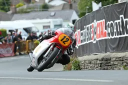 Classic TT: McGuinness, Cummins, Harrison, Lougher al via della Senior