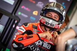 Superbike: Pirro festa tricolore in fumo, Delbianco vince e spera ancora