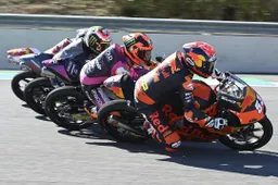 Moto3: Deniz Öncü, che rischio con quel disco dei freni sul collo