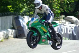 Tourist Trophy Supersport Gara 1: tragica scomparsa di Derek Brien