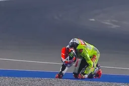 MotoGP, Di Giannantonio che paura! Caduta da brividi in Qatar