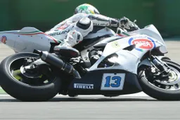 CIV Supersport/Moto2 Monza Gara: Lombardi vince una corsa pazzesca