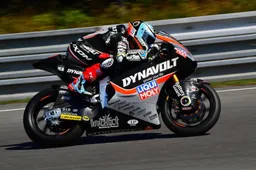 Moto2 Silverstone, Prove 1: Marcel Schrötter al comando, 2° Pasini