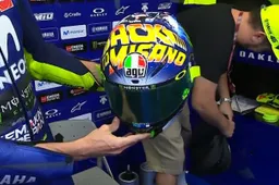 MotoGP: Valentino Rossi ed il casco "Back To Misano"