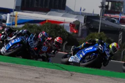 Supersport Portimao: Dominique Aegerter fa 13 nella mischia furibonda