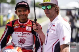 Moto2: Dimas Ekky Pratama in azione a Sepang, sostituisce l'infortunato Bendsneyder