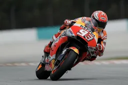 MotoGP, Sepang: Pole numero 80 per Marc Marquez sul bagnato, Torres si infortuna