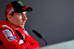 MotoGP: Jorge Lorenzo operato al polso, può rientrare in Malesia?