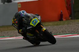 Moto2 Catalunya: Vietti di forza su Canet, 3^ vittoria del 2022!