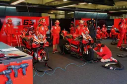 MotoGP, batosta Bagnaia a Portimao. Tardozzi: "Questo ci danneggerà"