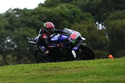 MotoGP Portimao: Warm Up a Fabio Quartararo, Raúl Fernández KO