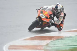 Moto3, Valencia: Can Öncü scrive la storia vincendo a 15 anni e da wild card