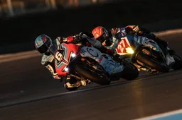 VIDEO Bol d'Or: Chaz Davies si ferma ma la Ducati va, sfida con Kawasaki!